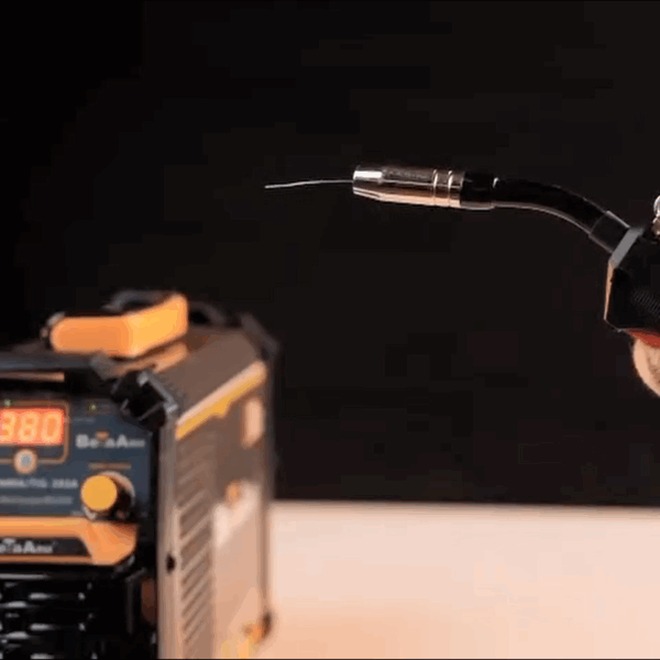 ماكنه لحام حديد كهرباء CO2 وزن 1 كيلو BETAMAX